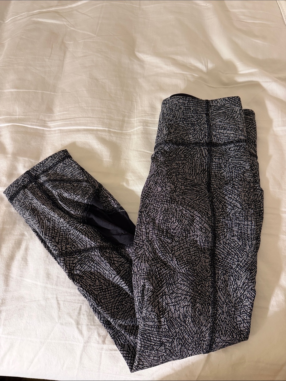 Lululemon Black and White Patterned Active Leggings with Mesh